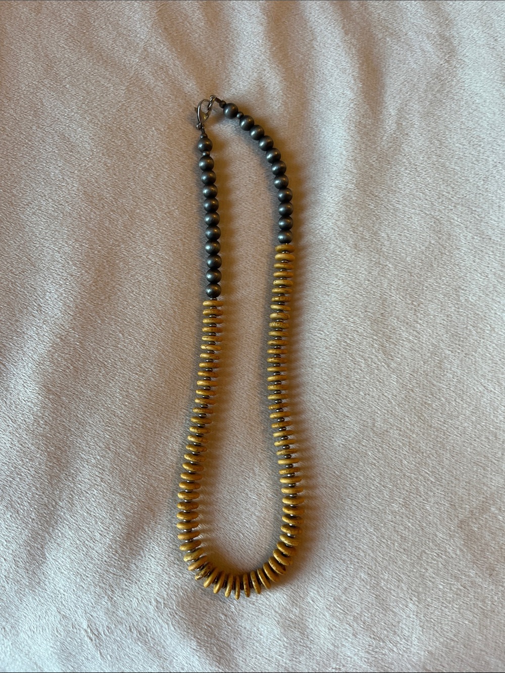 Women’s western beaded necklace
